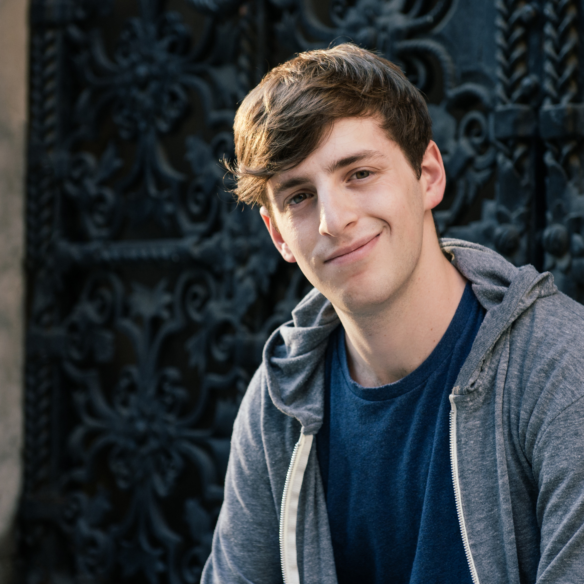 You are currently viewing Alex Edelman