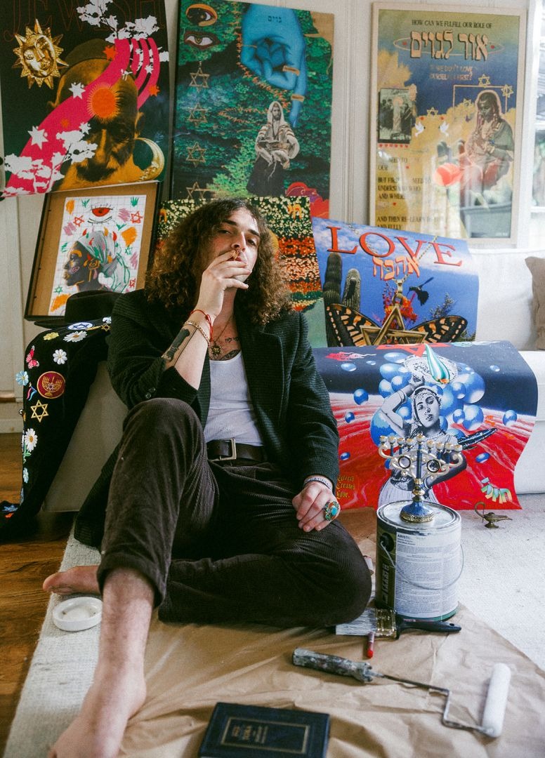 You are currently viewing Alex Woskoff