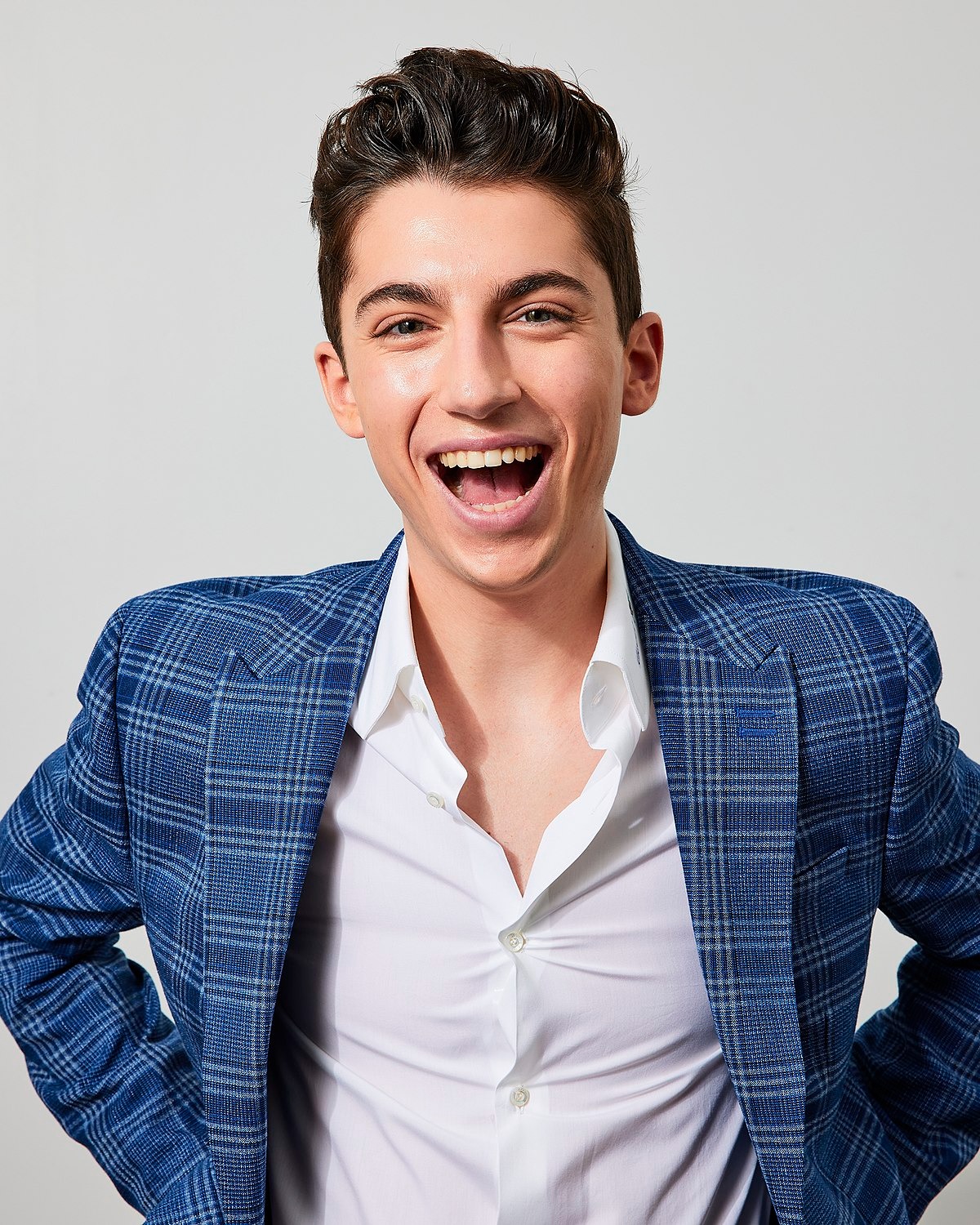 You are currently viewing Eitan Bernath