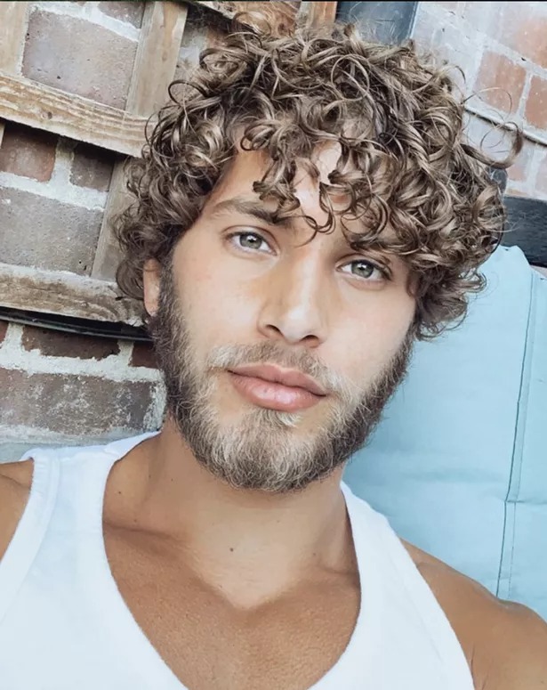 You are currently viewing Eyal Booker