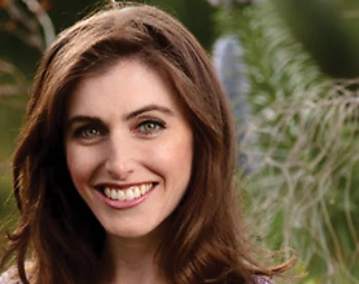 You are currently viewing Leslie Schapira