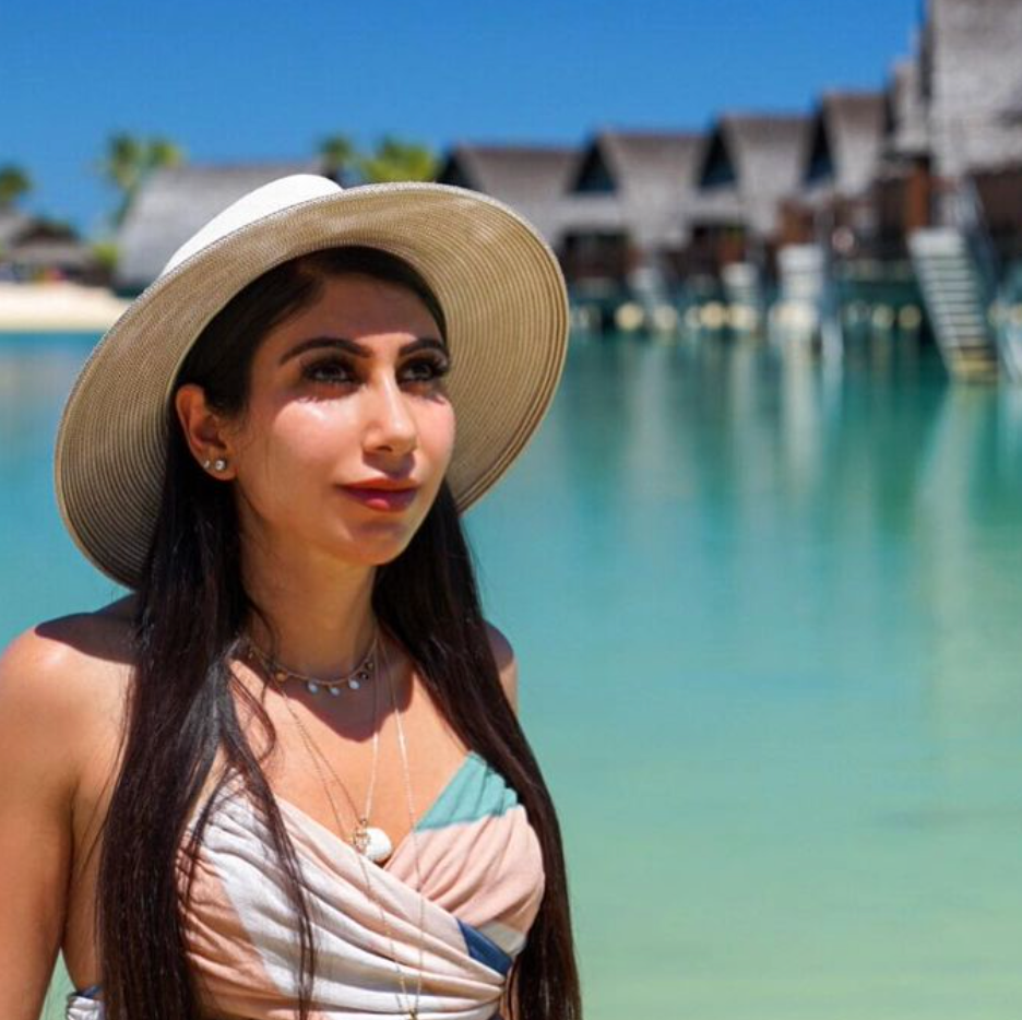 You are currently viewing Mona Molayem