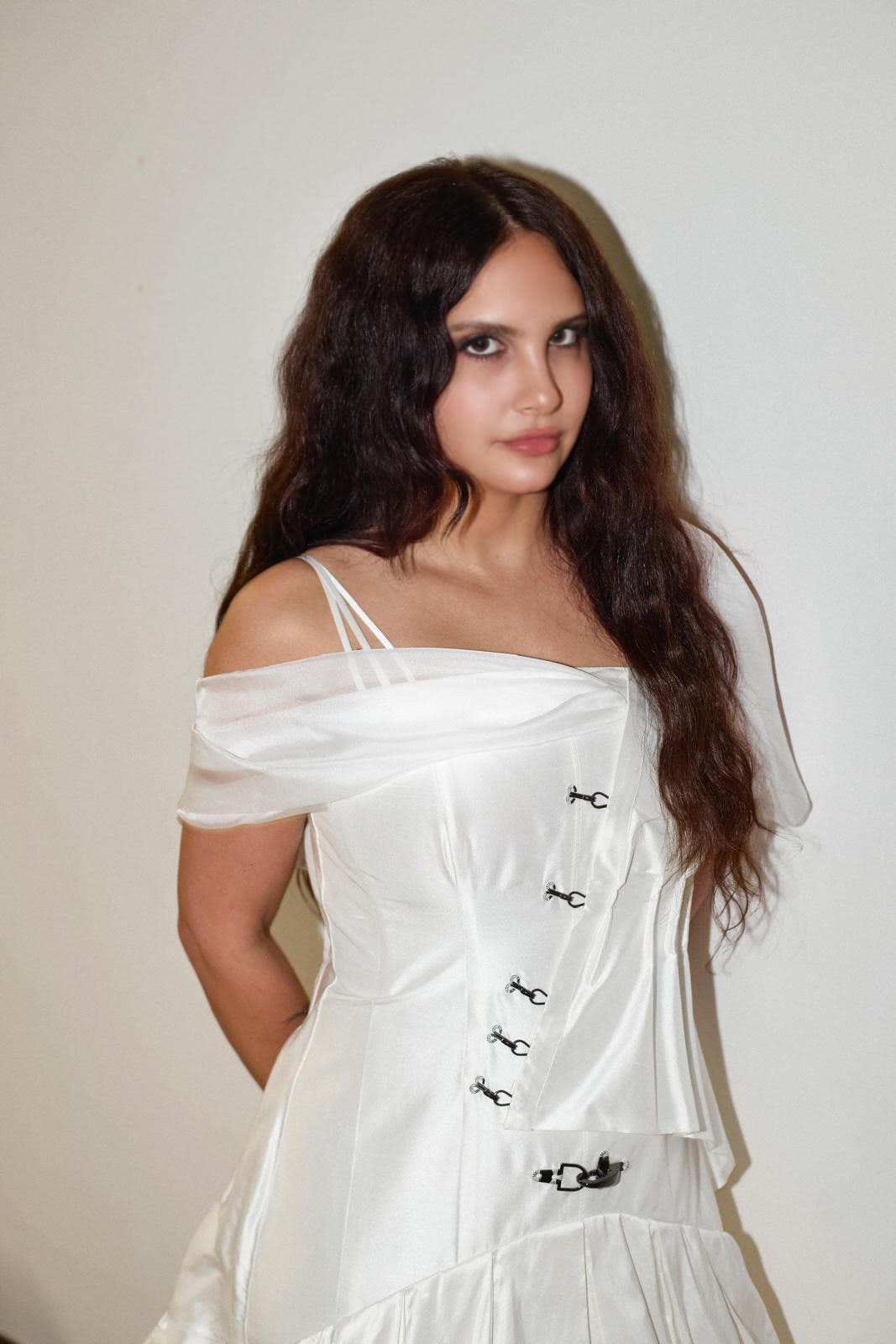 You are currently viewing Nicole Kahlani