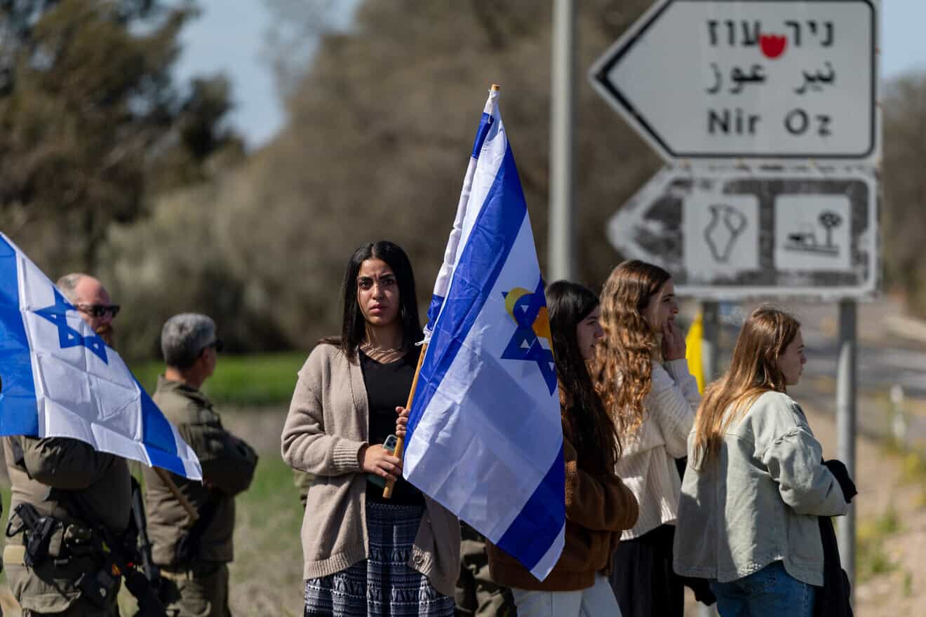 Read more about the article Slain Israeli captive Oded Lifshitz buried in Kibbutz Nir Oz