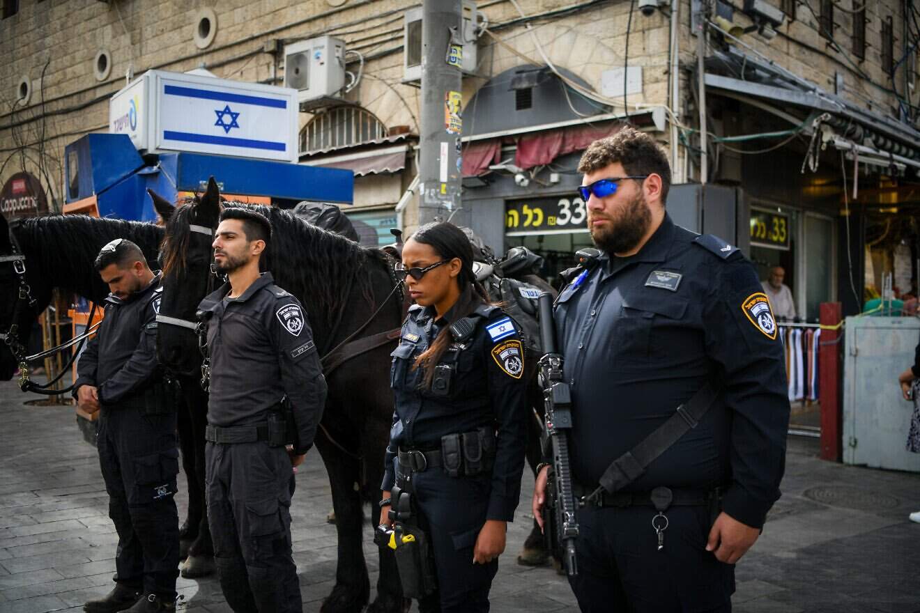 Read more about the article Israel halts for Yom Hashoah, honoring the Six Million