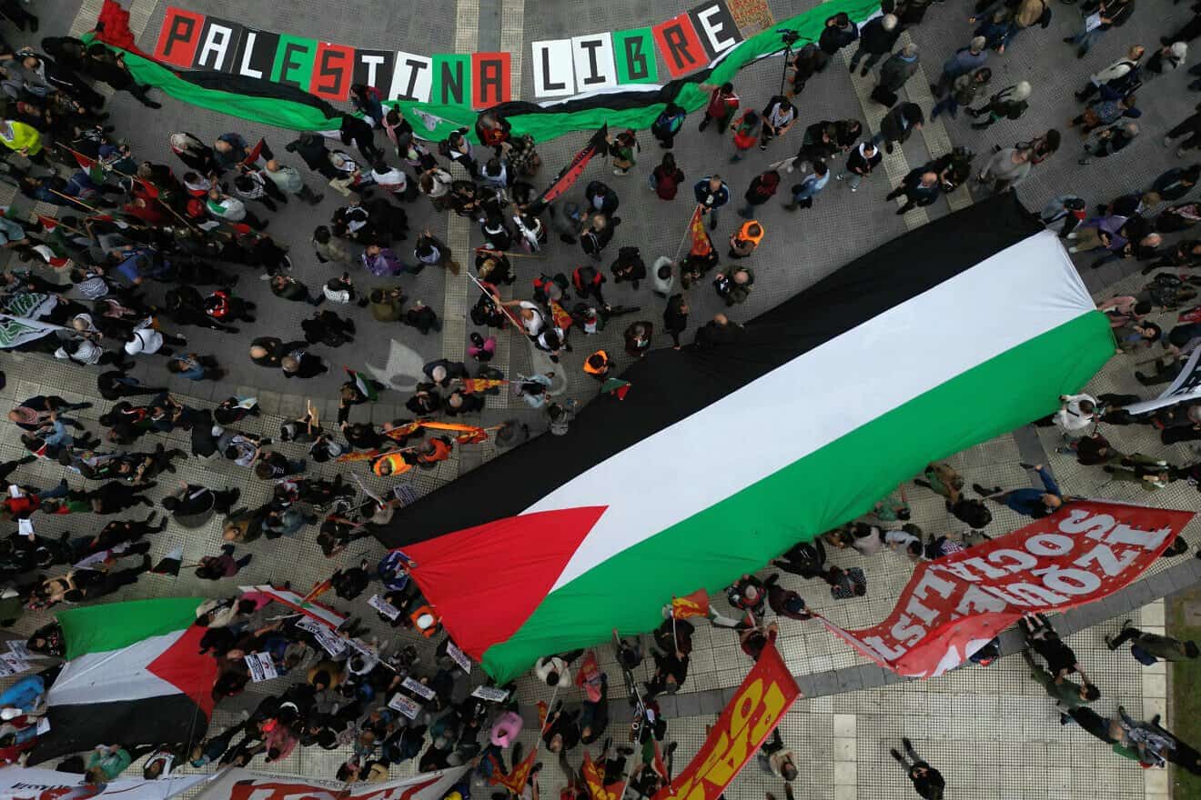 Read more about the article Argentina probes antisemitic incidents at soccer match