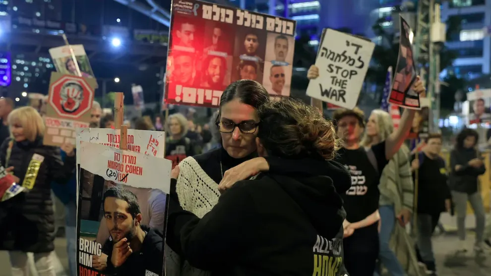 Read more about the article 3 Israeli Hostages Returned by Hamas as Gaza Ceasefire Begins