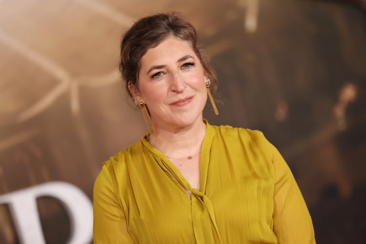 Read more about the article Why Mayim Bialik Feels There’s a ‘Price to Pay’ for Being Outspoken in Hollywood (Exclusive)